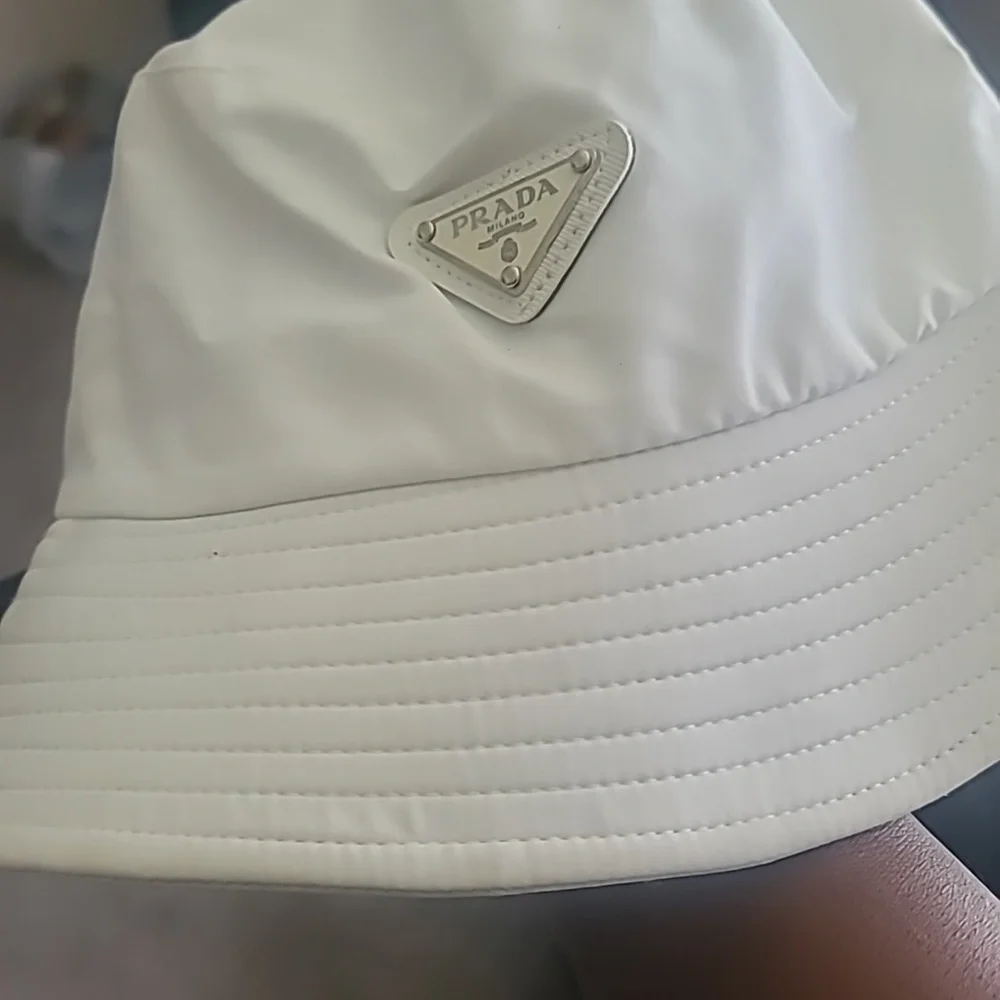 Bucket hat - Picture 2 of 3